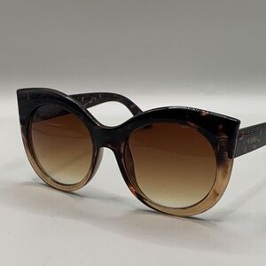 Steve Madden Sunglasses SM863133 Brown Tortoise Cat Eye Grames Gradient Lens